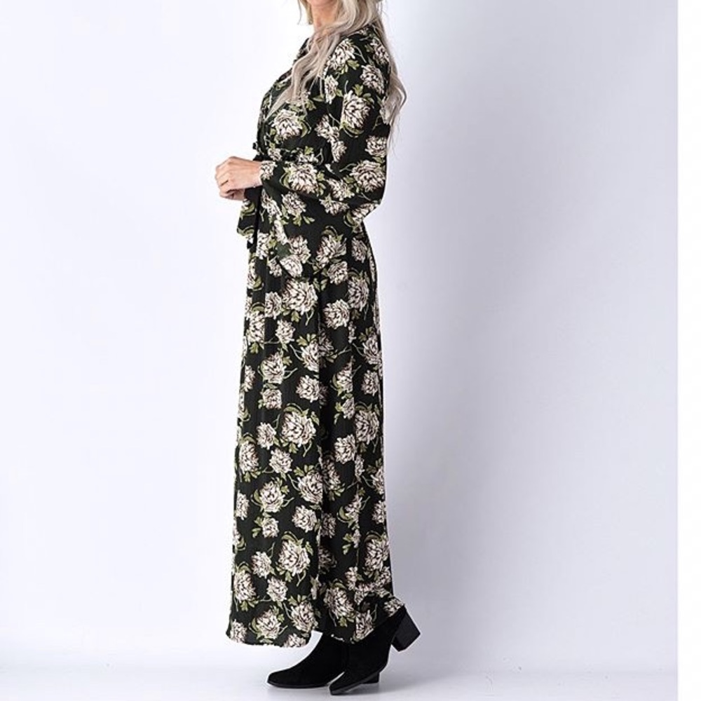 CLOSET BLOWOUT maxi dress with forest green slip!